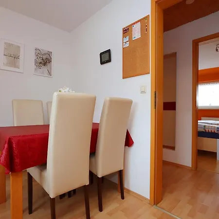 Cozy Apartment In Schwenningen With Garden Villingen-Schwenningen Exterior photo