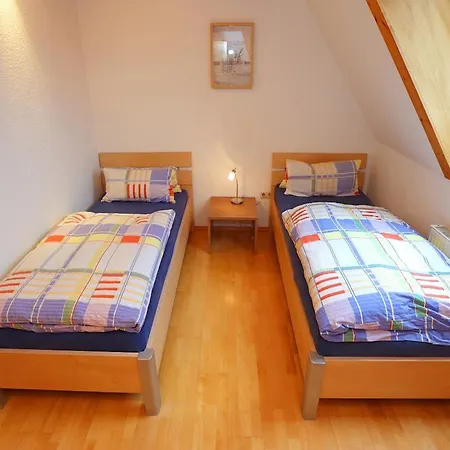 Cozy Apartment In Schwenningen With Garden Villingen-Schwenningen Exterior photo