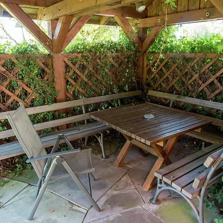 Cozy Apartment In Schwenningen With Garden Villingen-Schwenningen Exterior photo