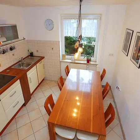Cozy Apartment In Schwenningen With Garden Villingen-Schwenningen Exterior photo