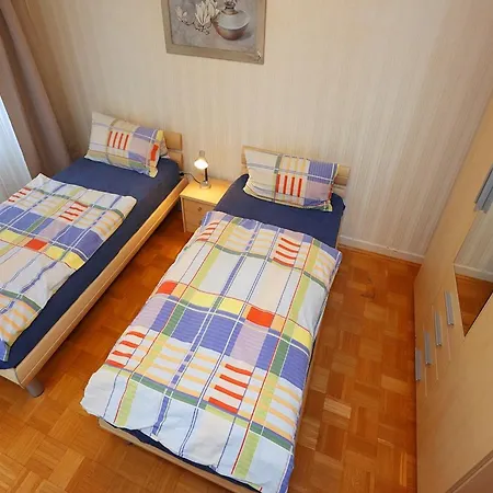 Cozy Apartment In Schwenningen With Garden Villingen-Schwenningen Exterior photo